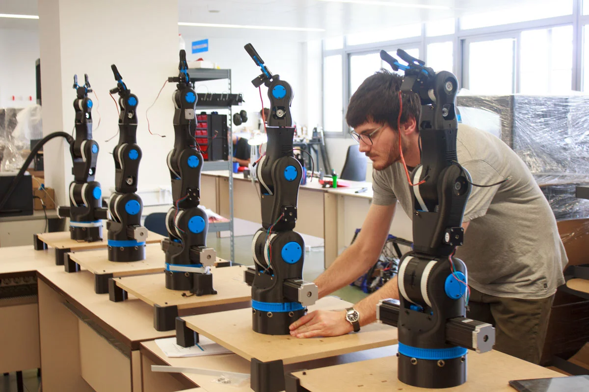 BCN3D Moveo — Arm Robots